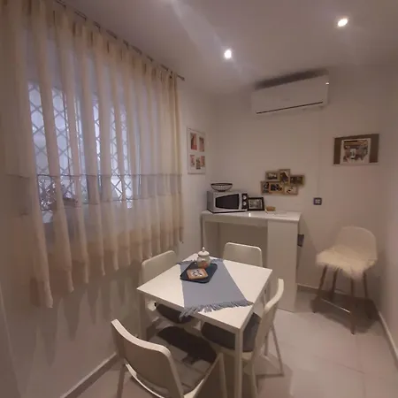 Apartment Yes